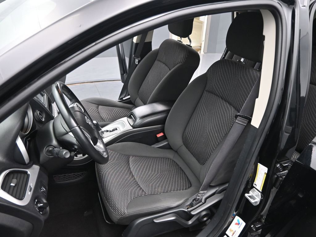 Used 2017 Dodge Journey SE w/ Flexible Seating Group image 11