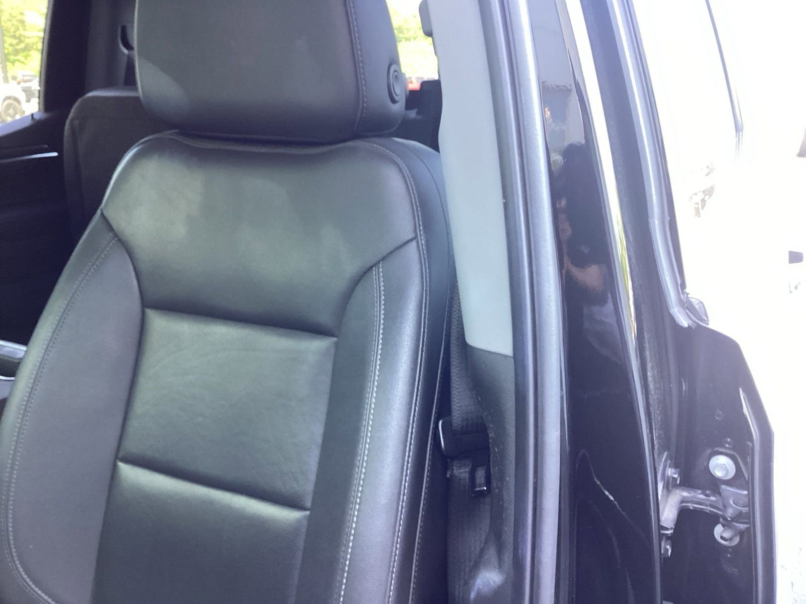 Used 2022 Chevrolet Silverado 1500 LTZ w/ LTZ Premium Package image 11