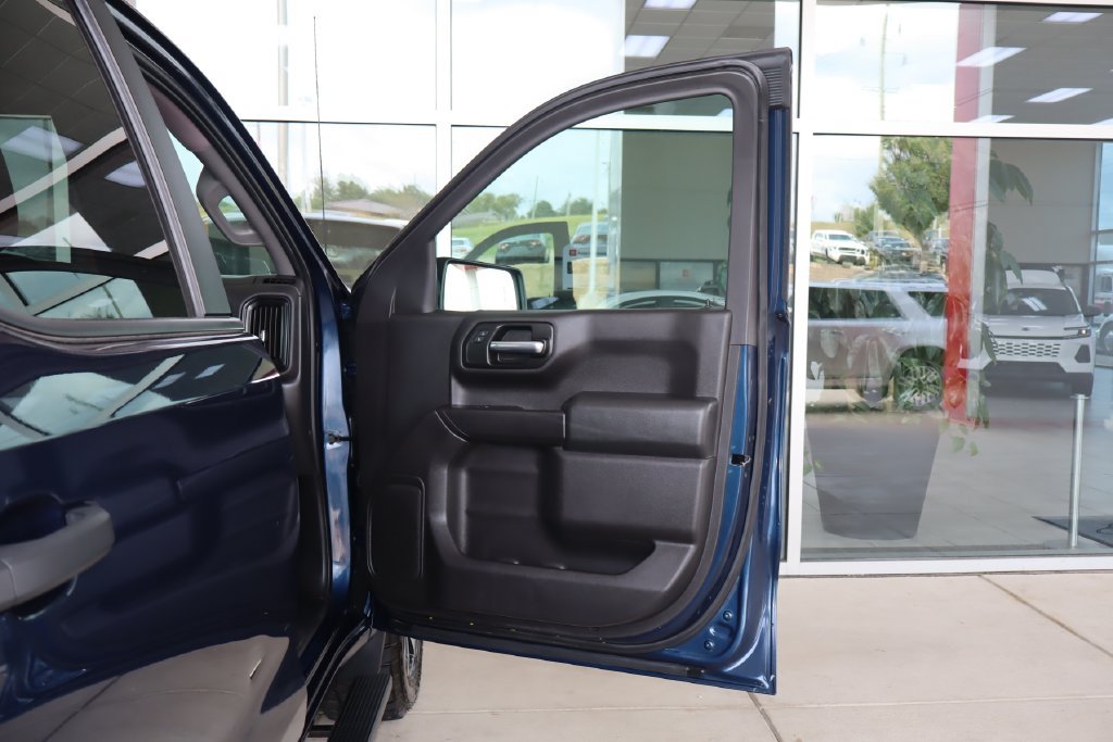 Used 2019 Chevrolet Silverado 1500 Custom Trail Boss w/ Custom Convenience Package AWD/4WD image 39