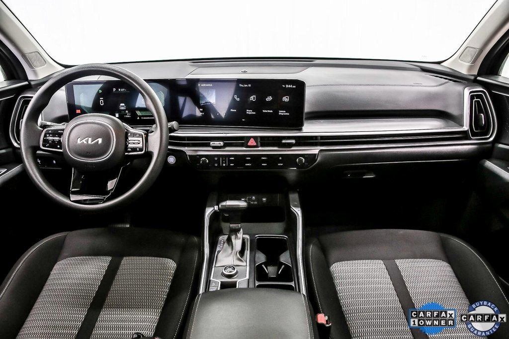 Used 2025 Kia Sorento LX image 16