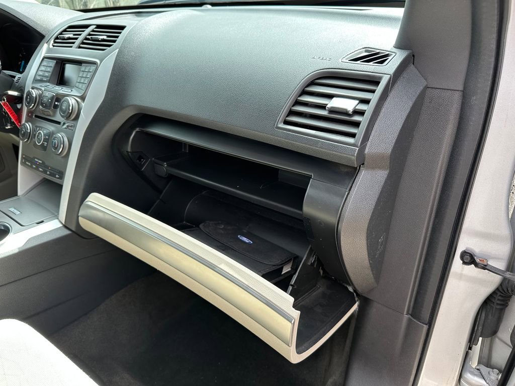 Used 2015 Ford Explorer FWD image 49