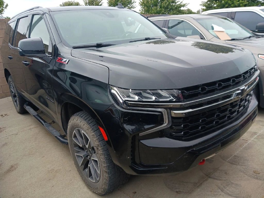 Used 2022 Chevrolet Tahoe Z71 w/ Luxury Package AWD/4WD image 2