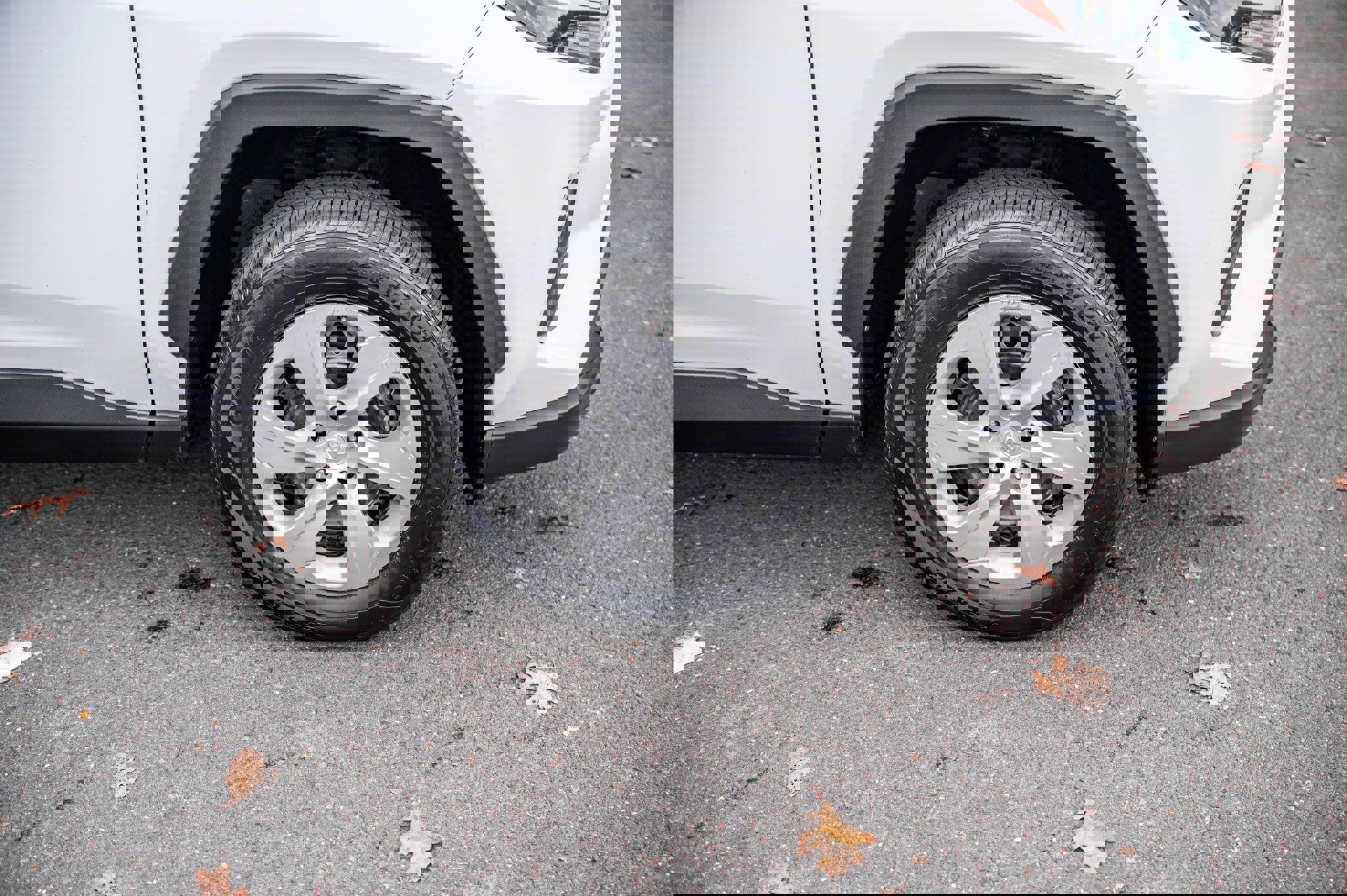 Used 2024 Toyota RAV4 LE image 7