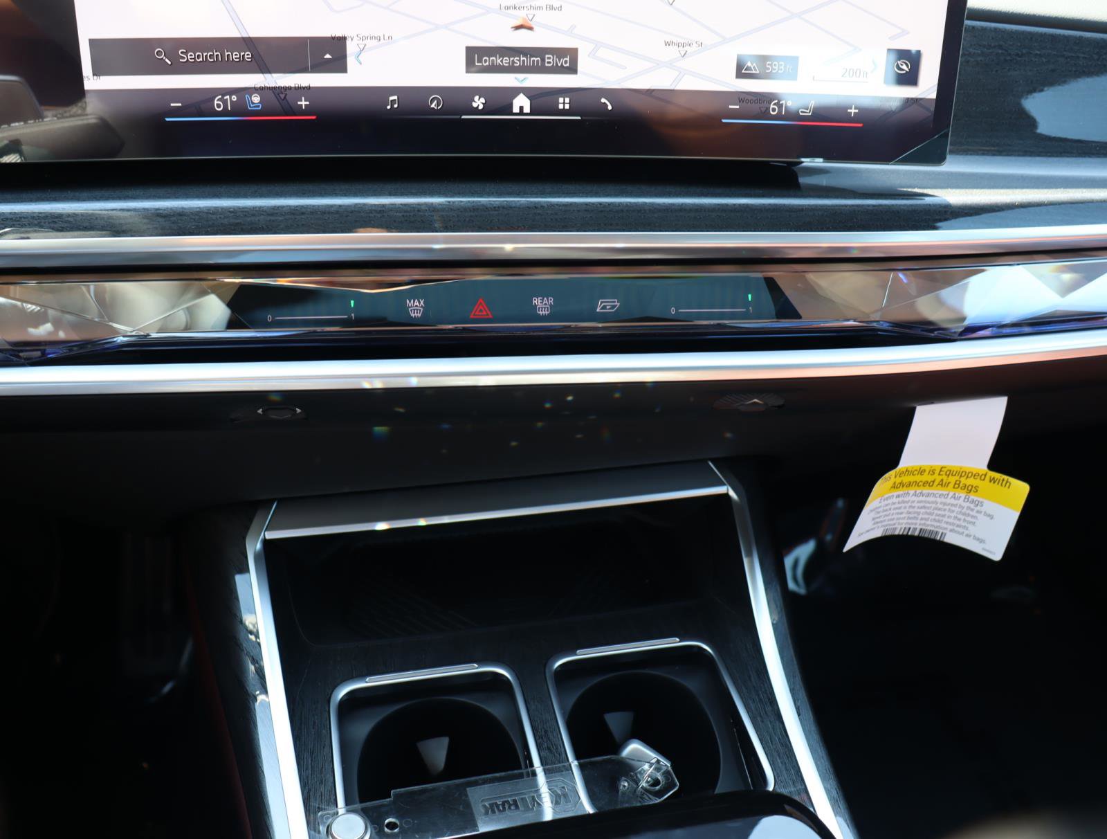 New 2026 BMW 750e xDrive image 23