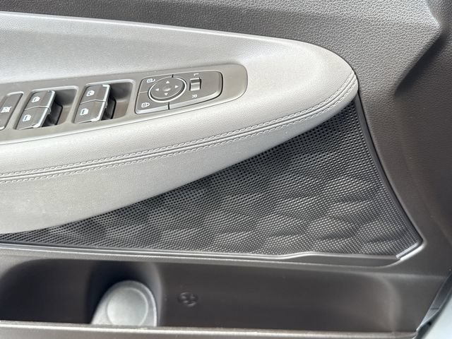 Used 2020 Hyundai Santa Fe SE FWD image 25