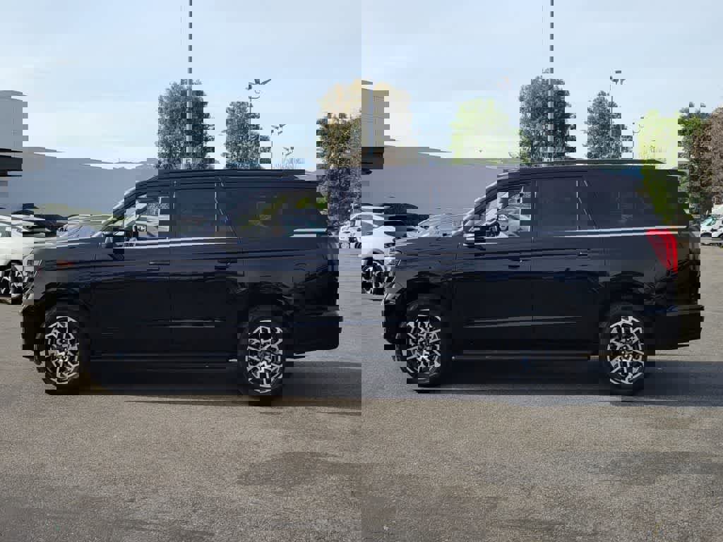 Used 2025 Ford Expedition Max Active image 2