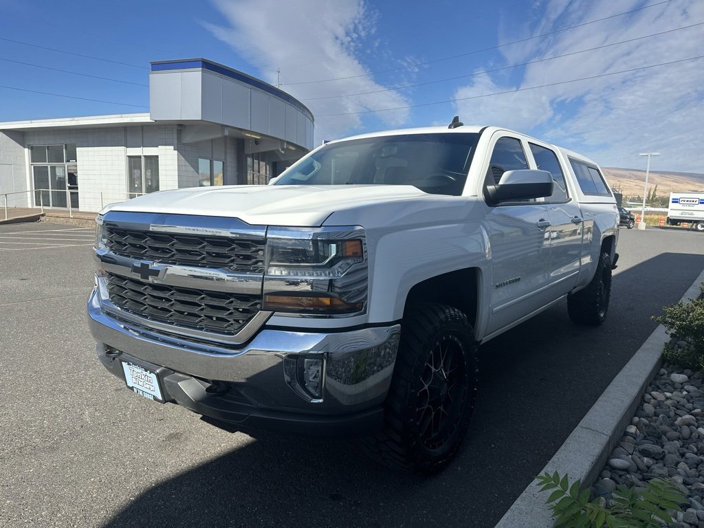 Used 2018 Chevrolet Silverado 1500 LT w/ LT Convenience Package image 8