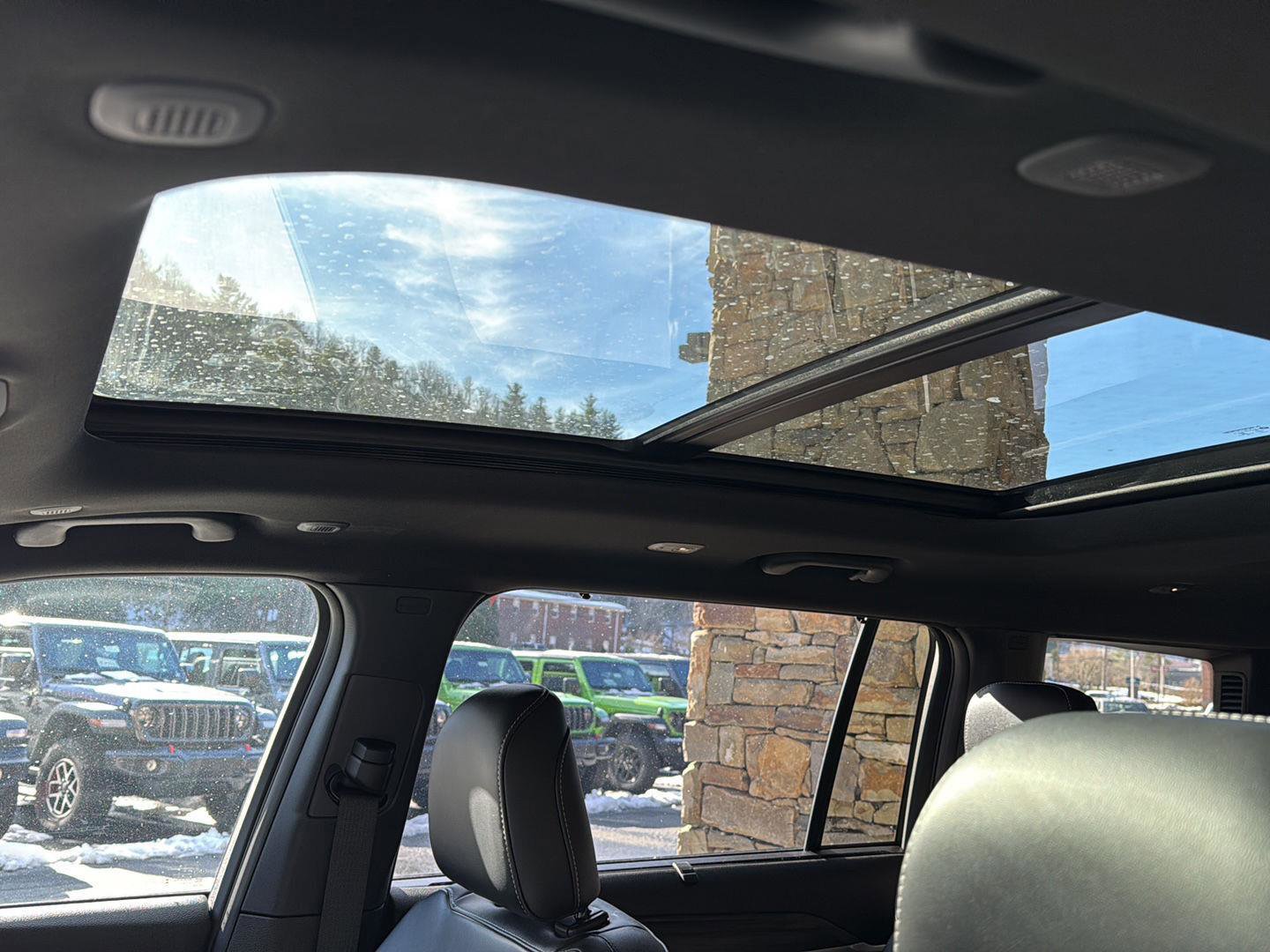 New 2025 Jeep Grand Cherokee L Limited w/ Luxury Tech Group II image 11