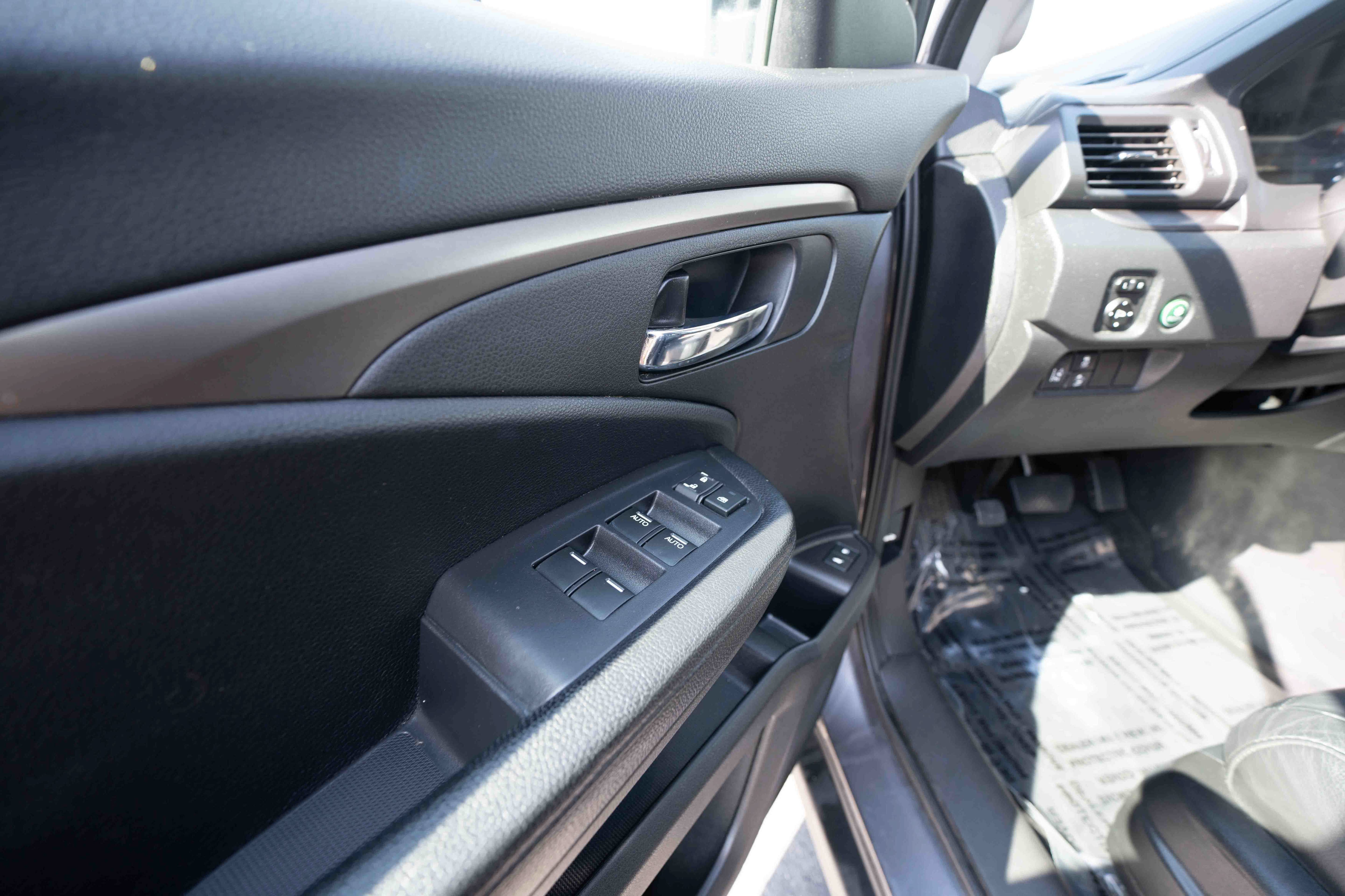 Used 2017 Honda Pilot EX-L image 7
