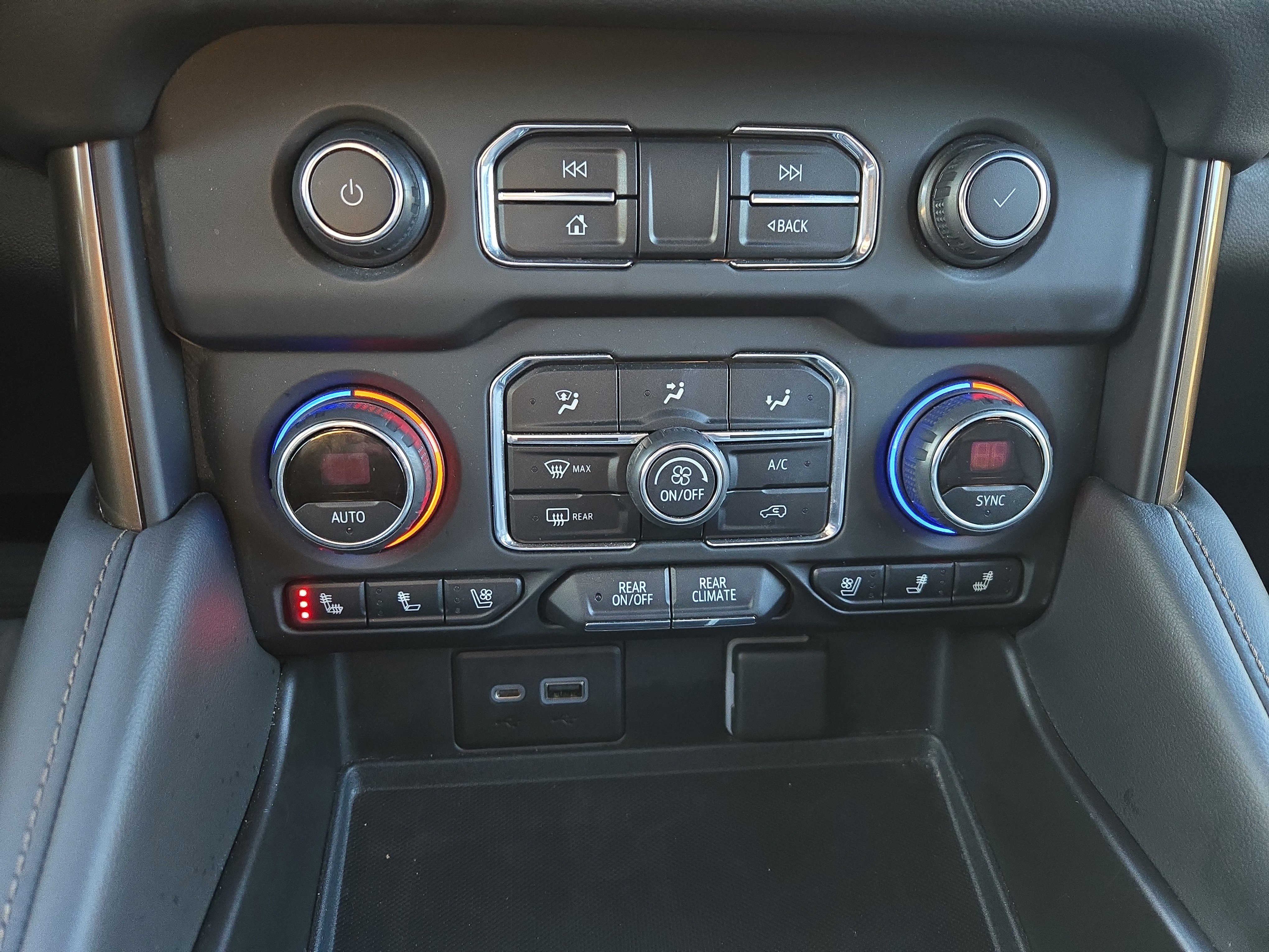 Used 2021 Chevrolet Tahoe High Country w/ Premium Package image 21