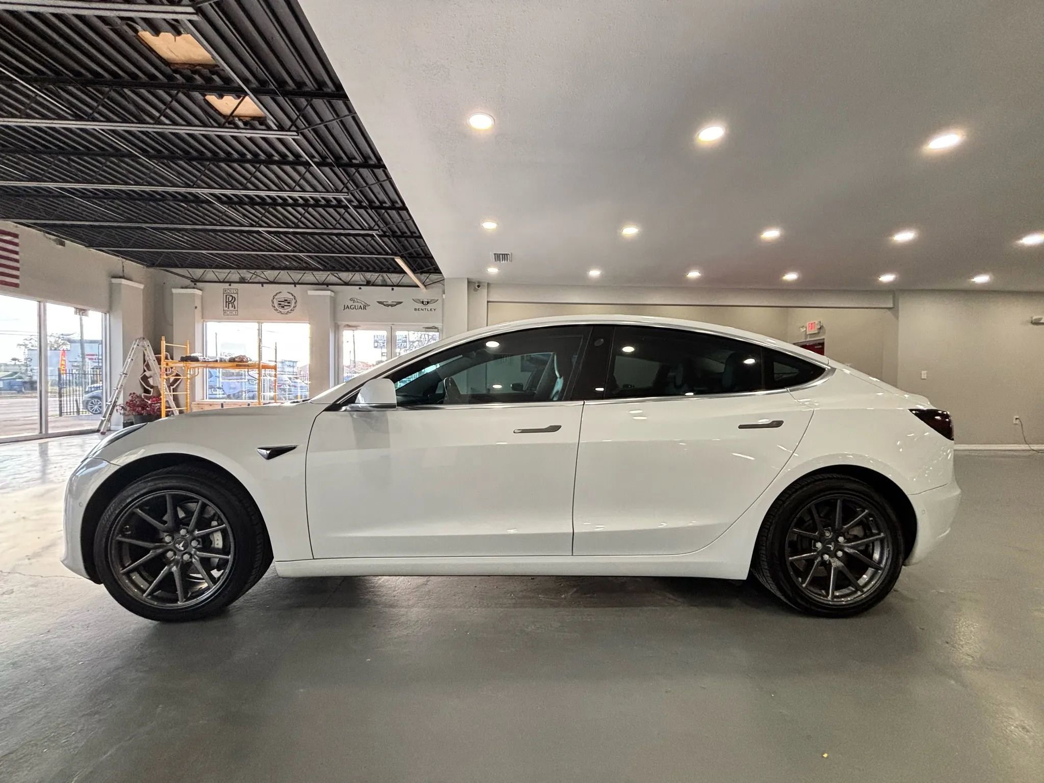 Used 2018 Tesla Model 3 Long Range image 4