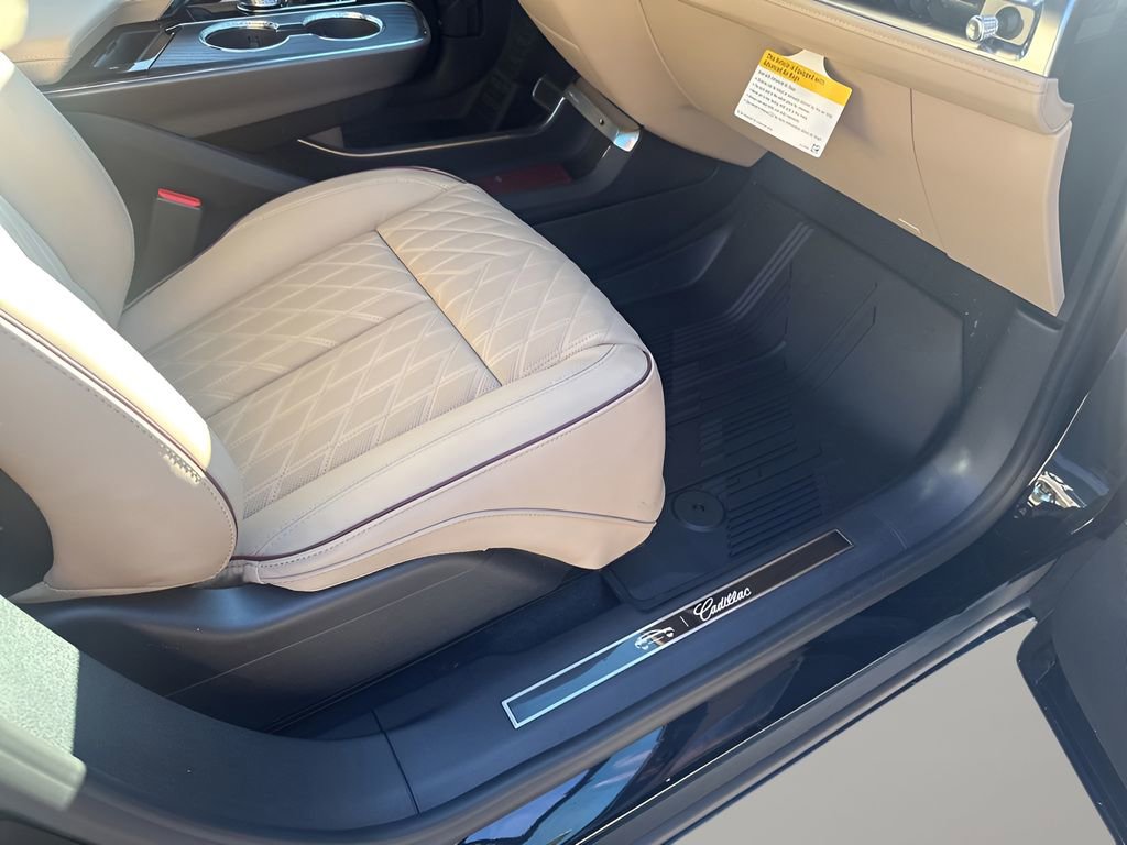 New 2026 Cadillac Lyriq Signature Luxury w/ Nappa Leather Package AWD/4WD image 16