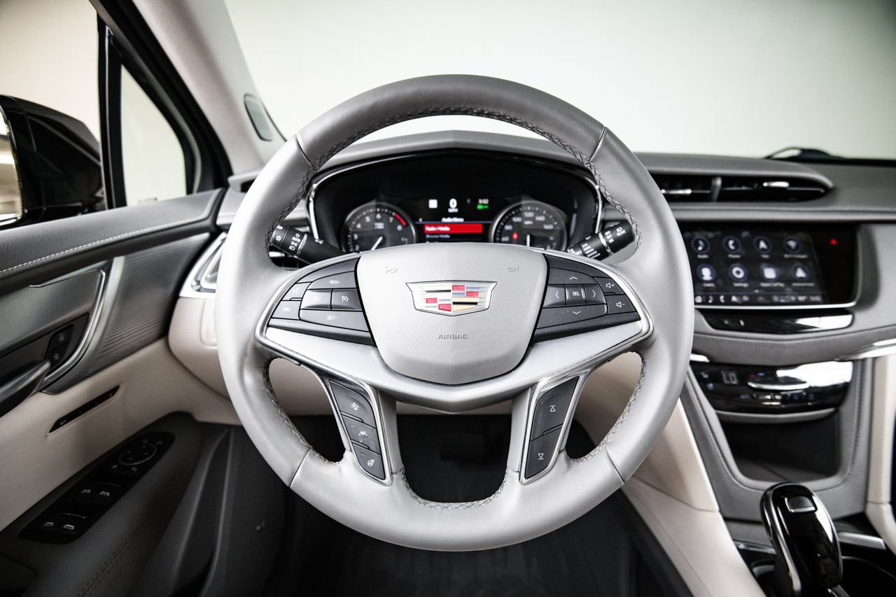 Used 2022 Cadillac XT5 Premium Luxury w/ Technology Package FWD image 25