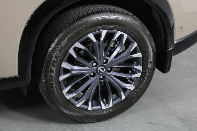 Certified 2025 Nissan Rogue Platinum FWD image 13