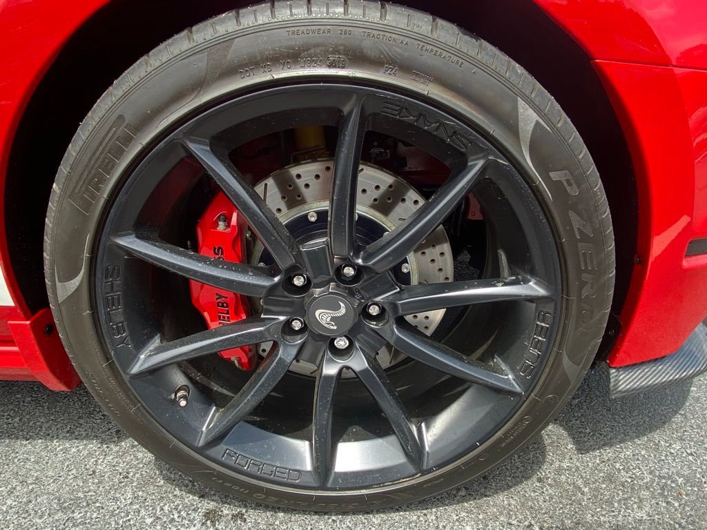 Used 2014 Ford Mustang Shelby GT500 w/ Equipment Group 821A RWD image 31