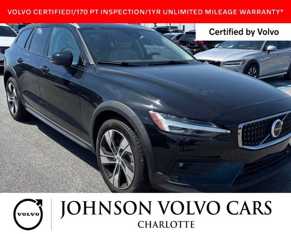 Used 2025 Volvo V60 B5 Cross Country Plus image 1