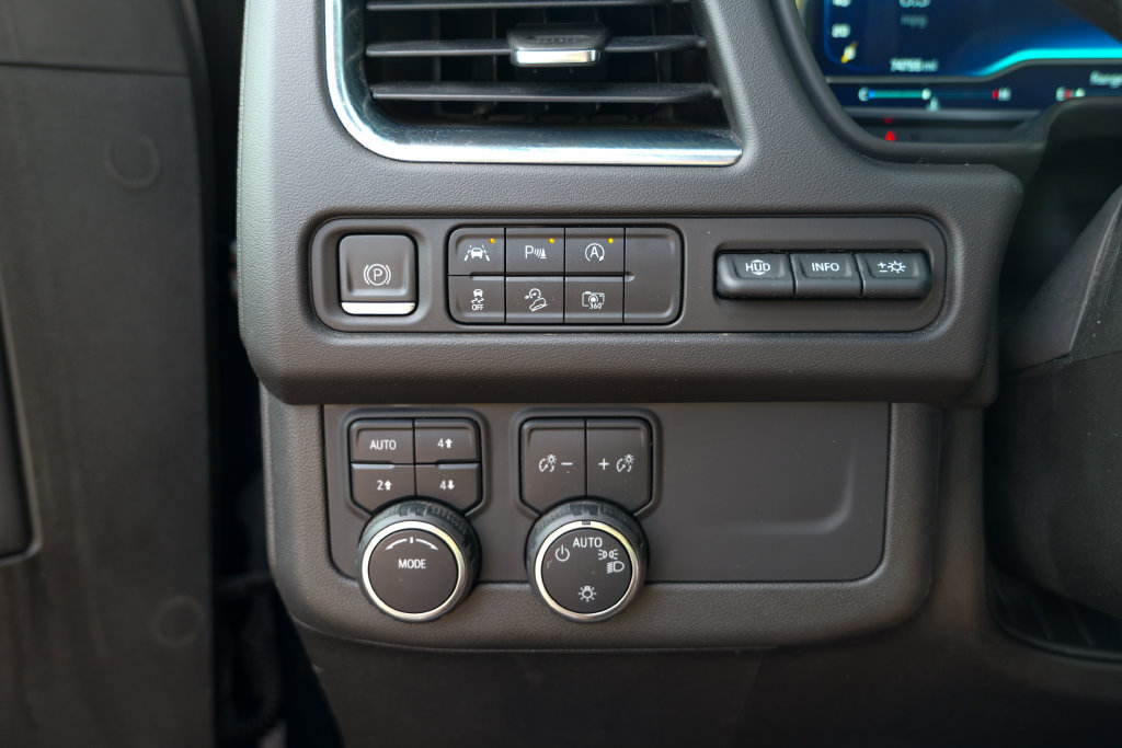 Used 2023 Chevrolet Suburban High Country AWD/4WD image 54