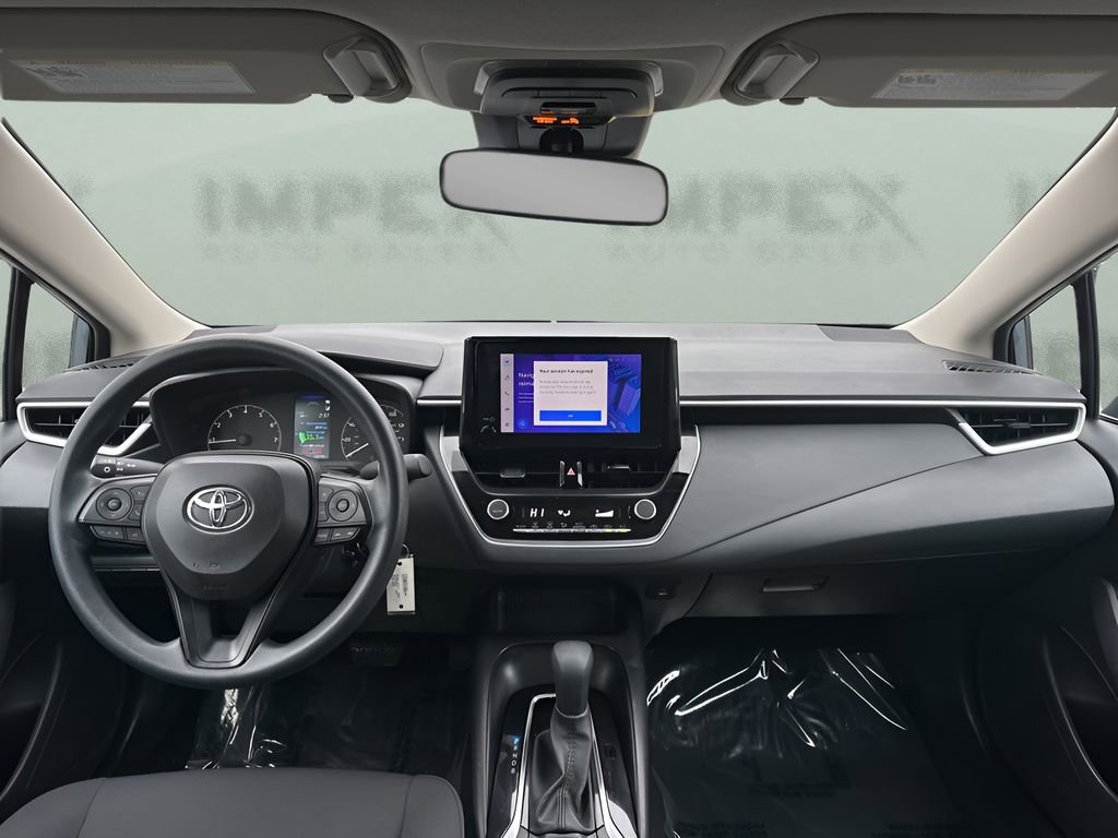 Used 2025 Toyota Corolla LE image 11