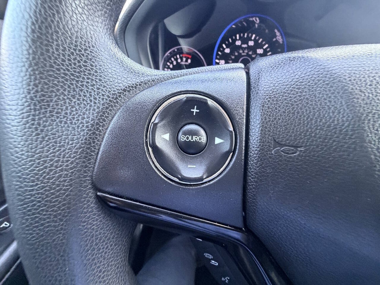 Used 2019 Honda HR-V LX image 7