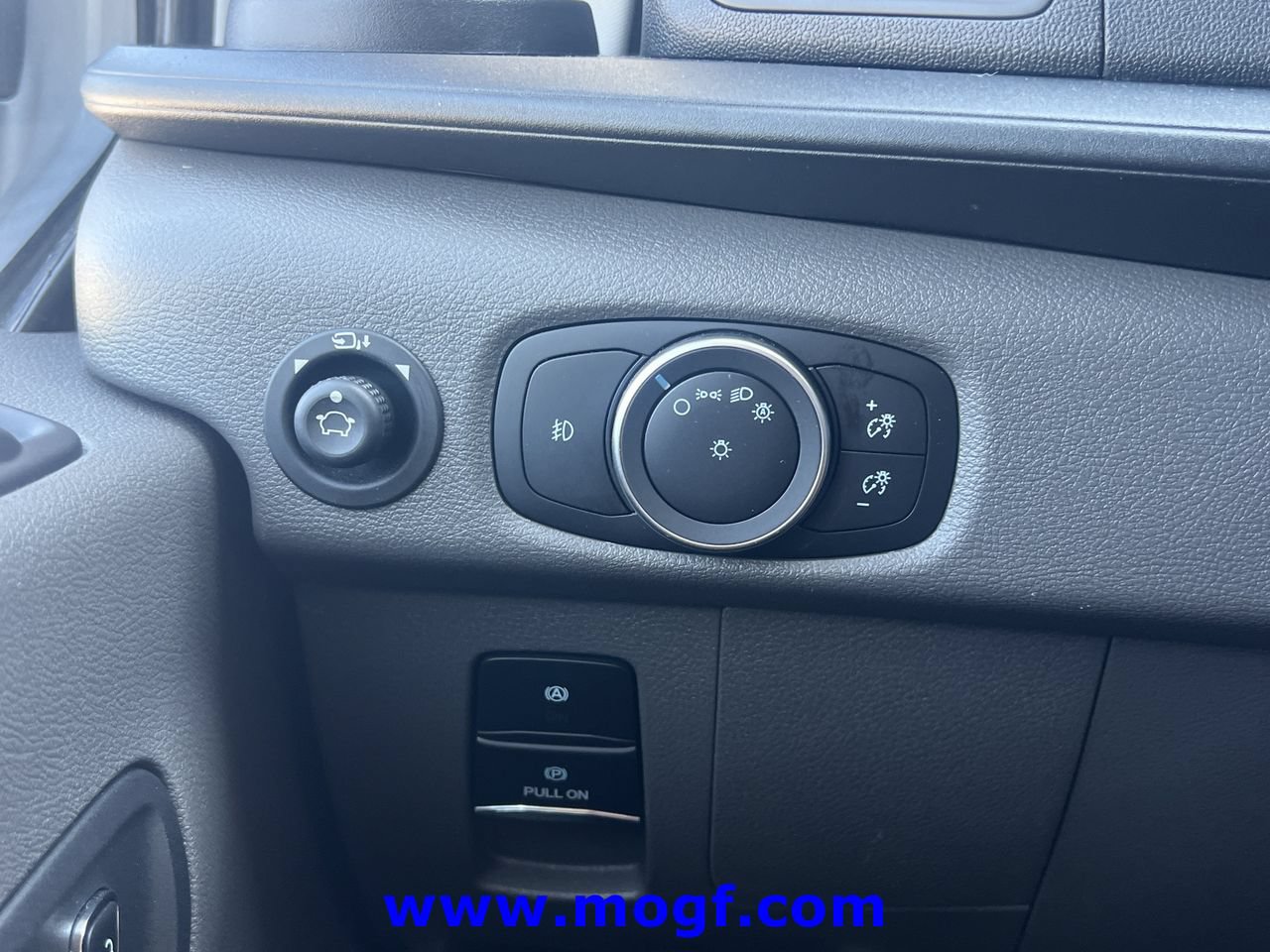 Used 2025 Ford Transit 350 XLT RWD image 14