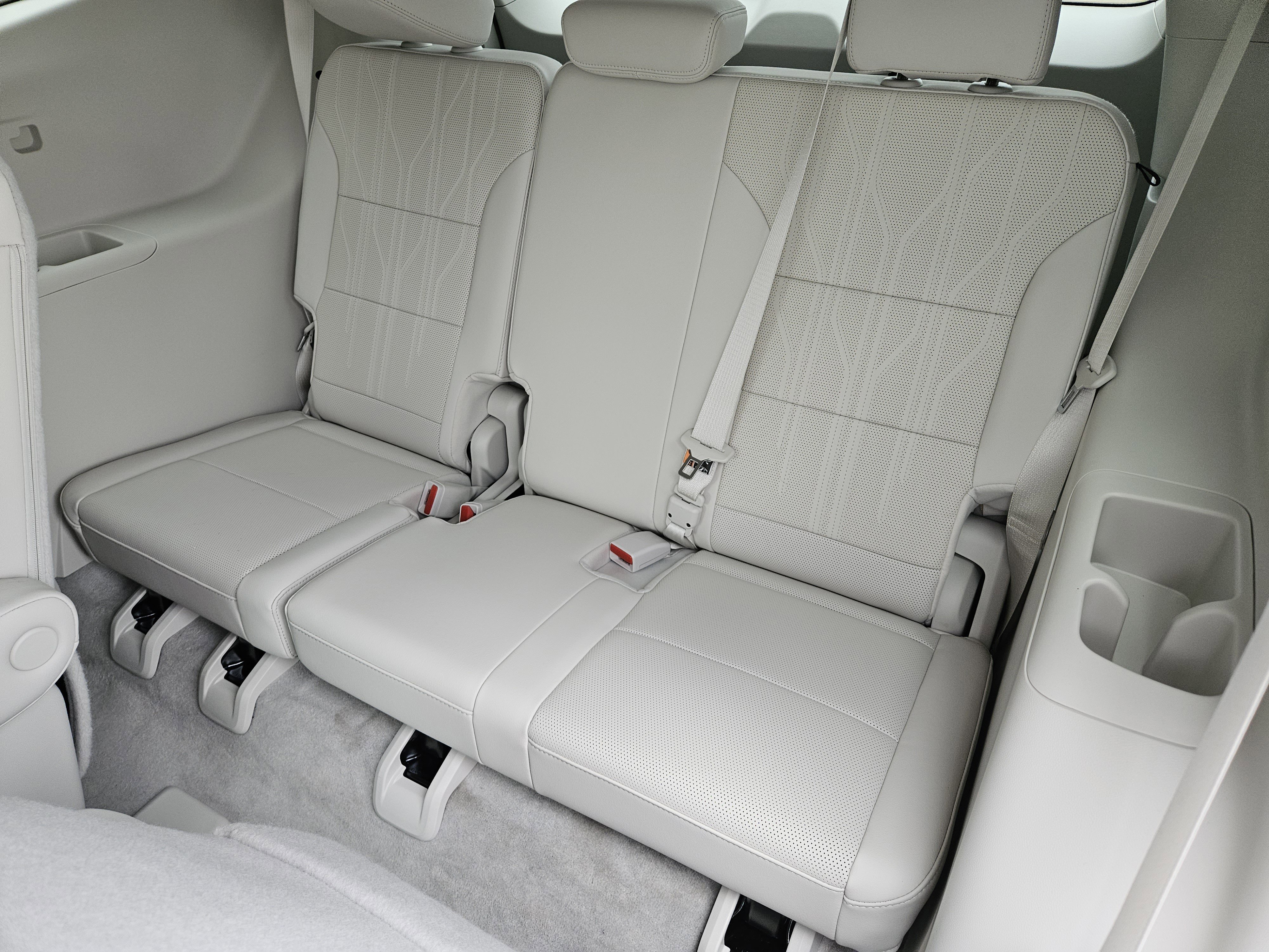 Used 2025 Buick Enclave Avenir w/ Trailering Package, 5000 lbs. image 32