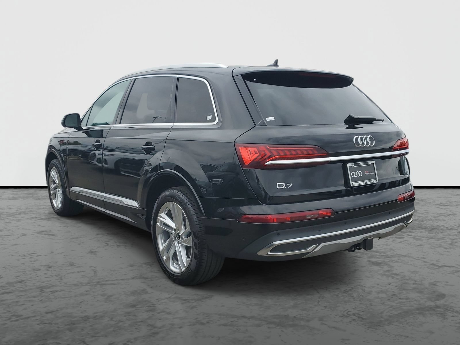 Used 2023 Audi Q7 3.0T Premium Plus w/ Premium Plus Package AWD/4WD image 3