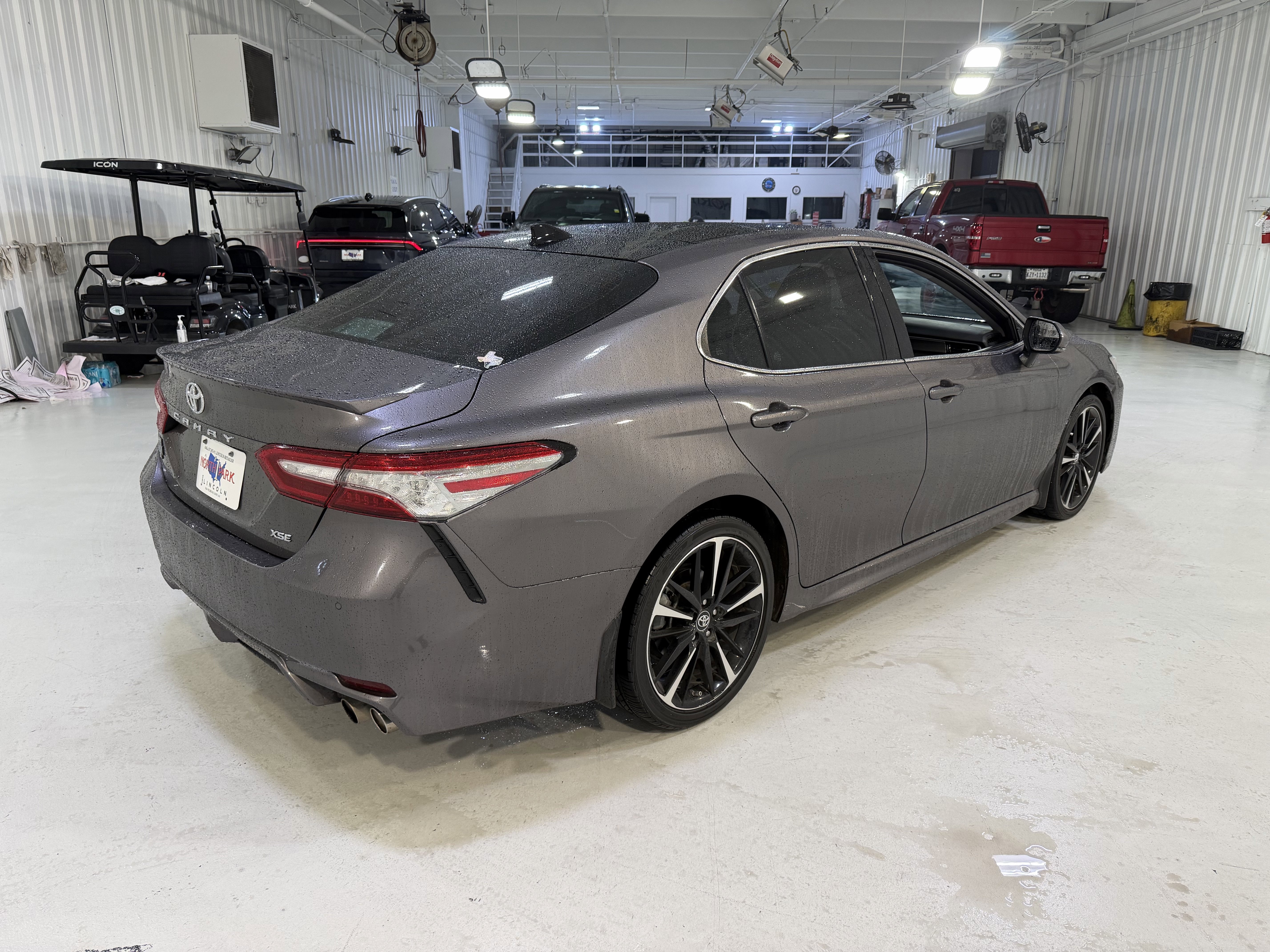 Used 2019 Toyota Camry XSE w/ Driver Assist Package FWD image 5