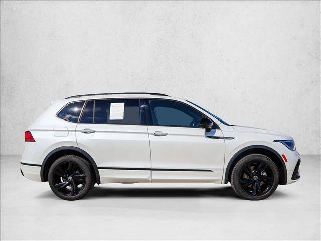 Used 2024 Volkswagen Tiguan SE R-Line AWD/4WD image 4