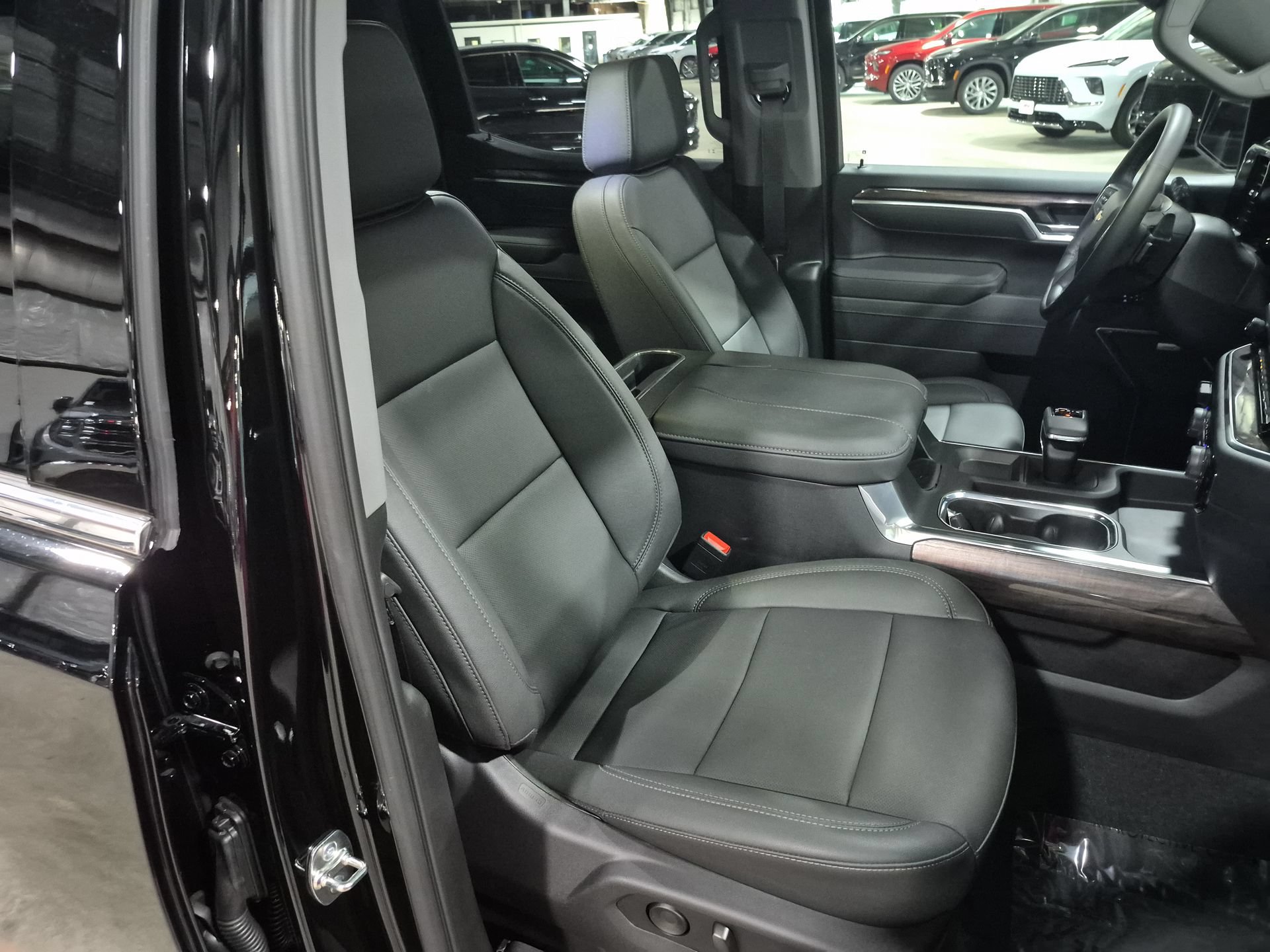 Certified 2026 Chevrolet Silverado 1500 LTZ w/ LTZ Premium Package AWD/4WD image 30