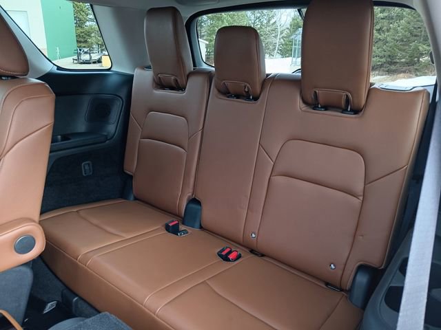 Used 2023 Nissan Pathfinder Platinum image 28