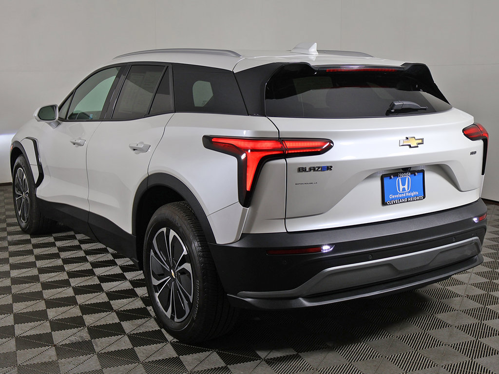 Used 2024 Chevrolet Blazer EV LT AWD/4WD image 11