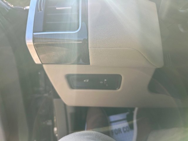 Used 2015 Land Rover Range Rover Sport HSE image 25