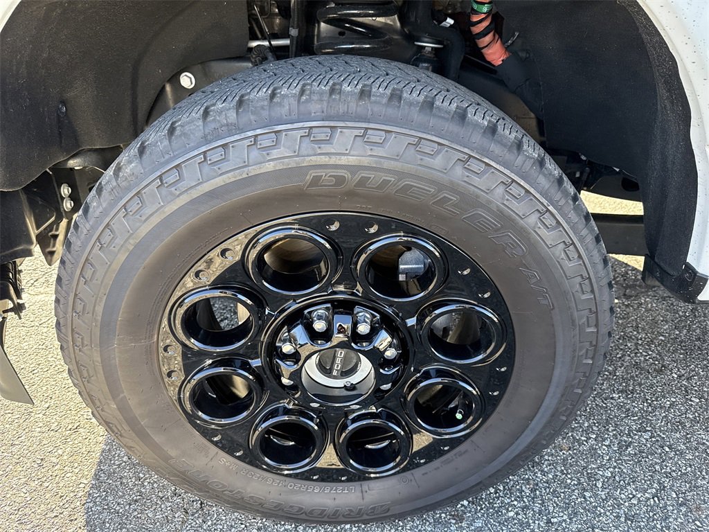 Used 2025 Ford F250 Lariat w/ Black Appearance Package image 13