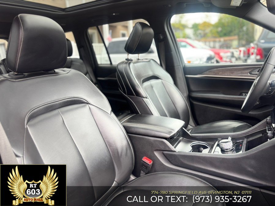 Used 2024 Jeep Grand Cherokee Limited 4xe AWD/4WD image 16