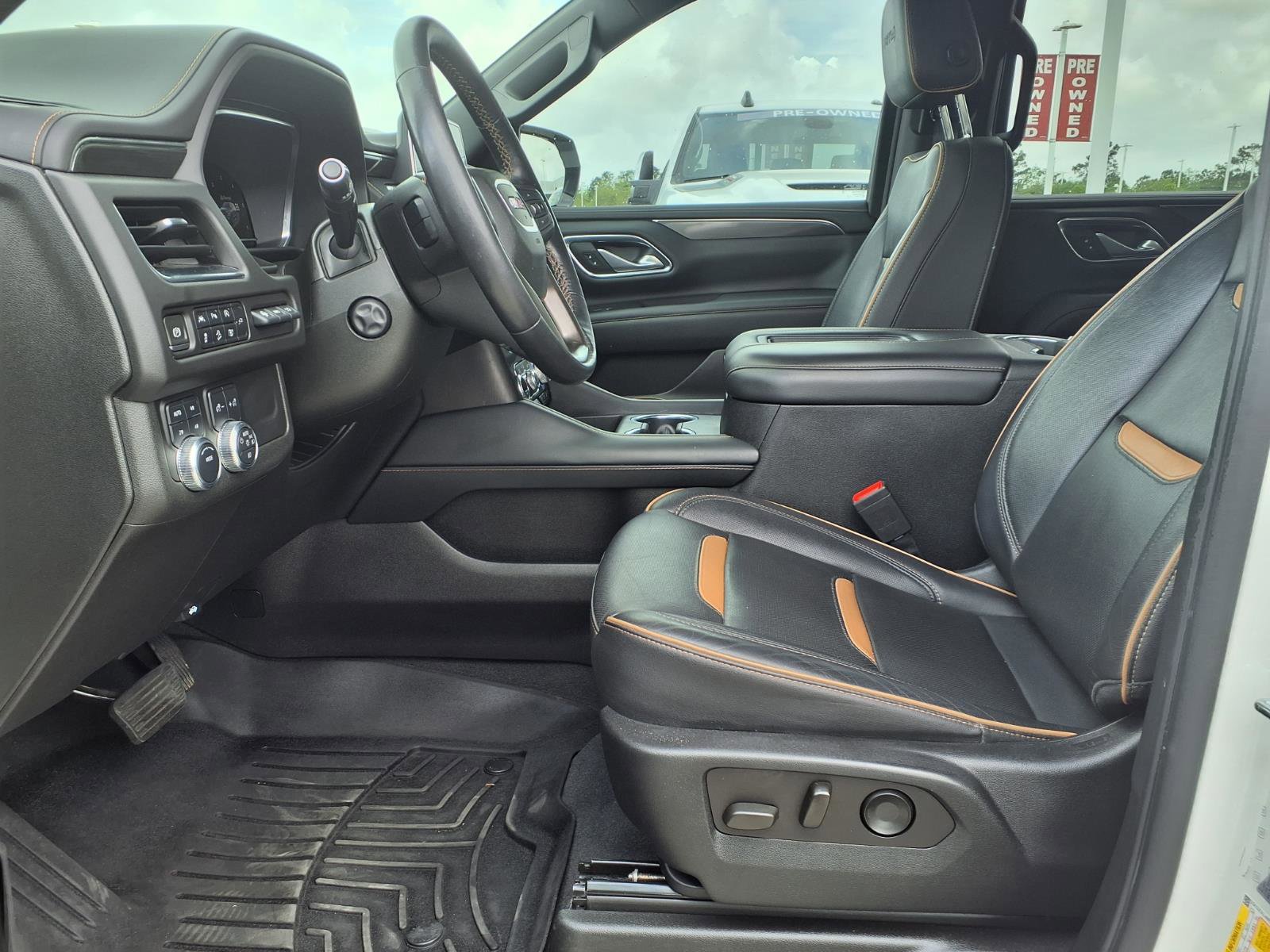 Used 2022 GMC Yukon AT4 w/ Technology Package image 11