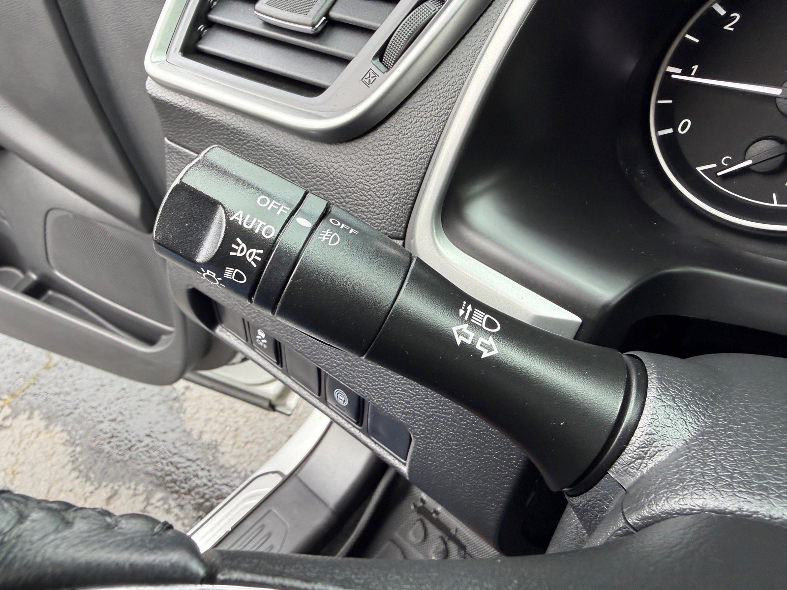 Used 2023 Nissan Murano SV image 35