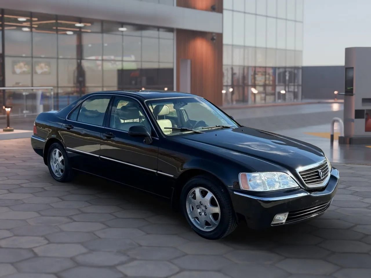 Used 2002 Acura RL image 1