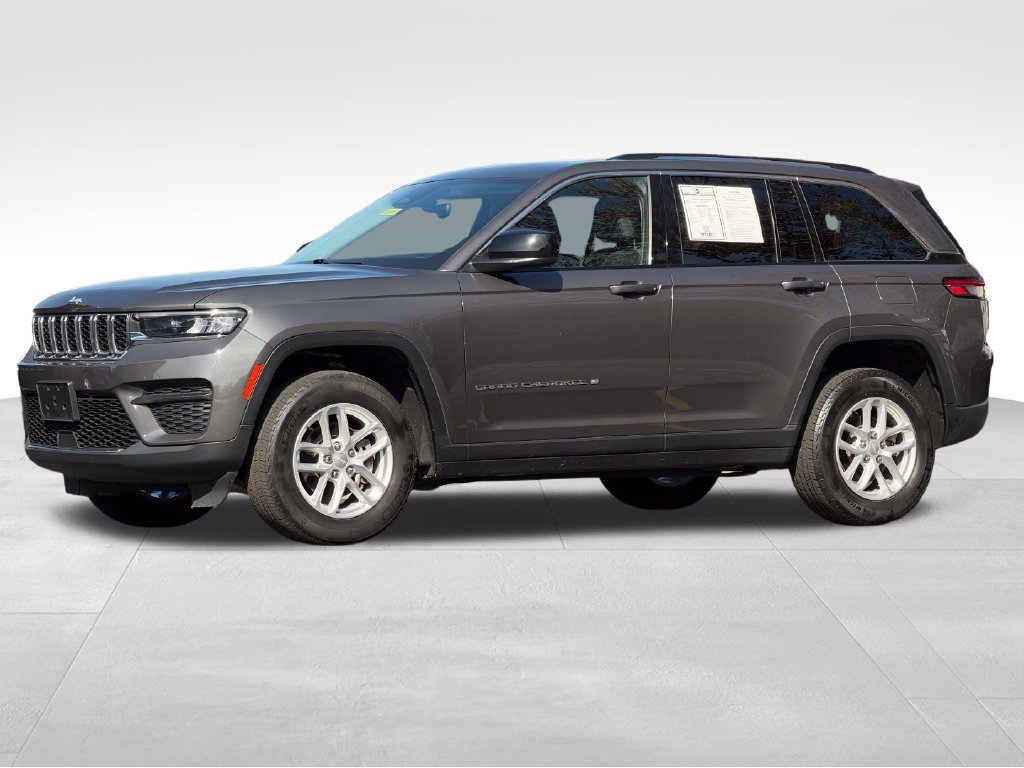Used 2023 Jeep Grand Cherokee Laredo X AWD/4WD image 3