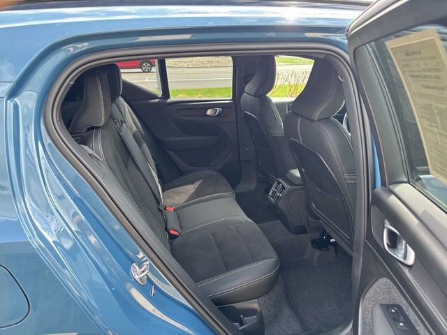 Certified 2025 Volvo XC40 B5 Plus image 13