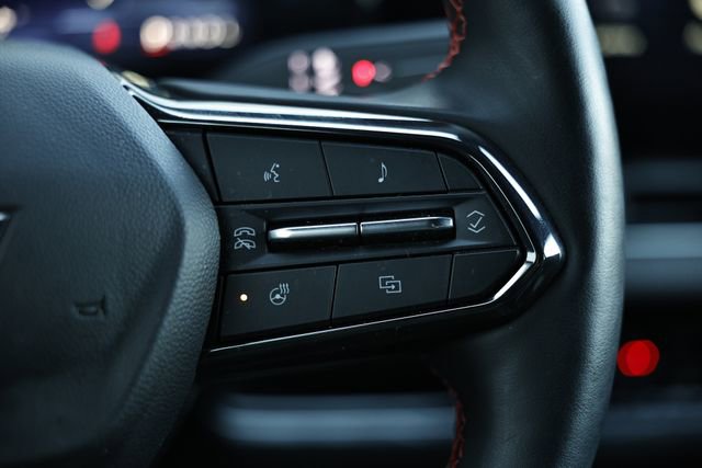 Used 2025 Chevrolet Equinox RS image 32