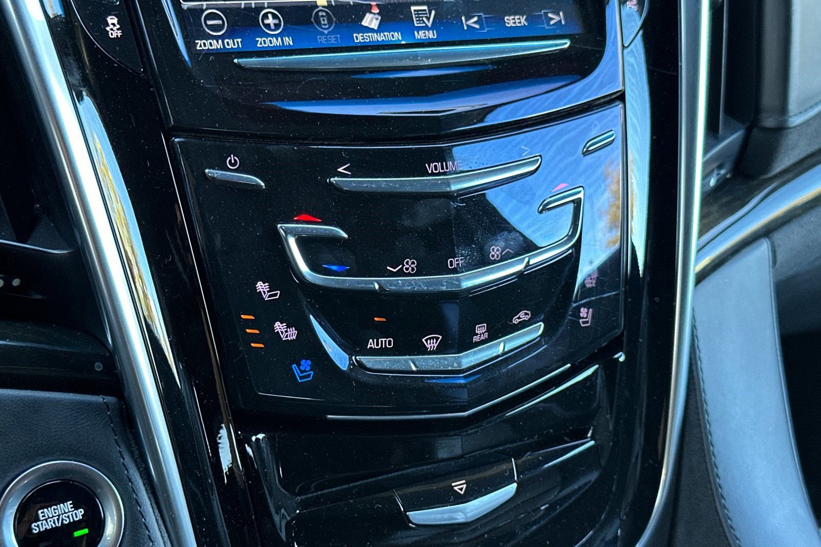 Used 2020 Cadillac Escalade ESV Platinum image 18