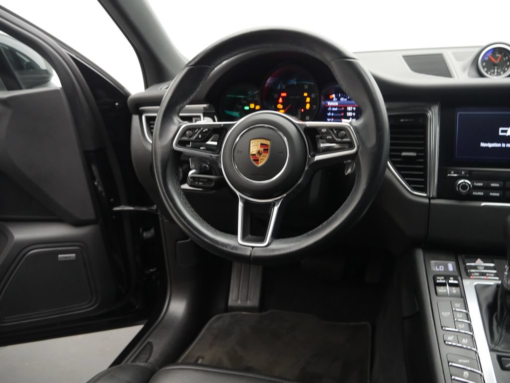 Certified 2018 Porsche Macan Sport Edition AWD/4WD image 29