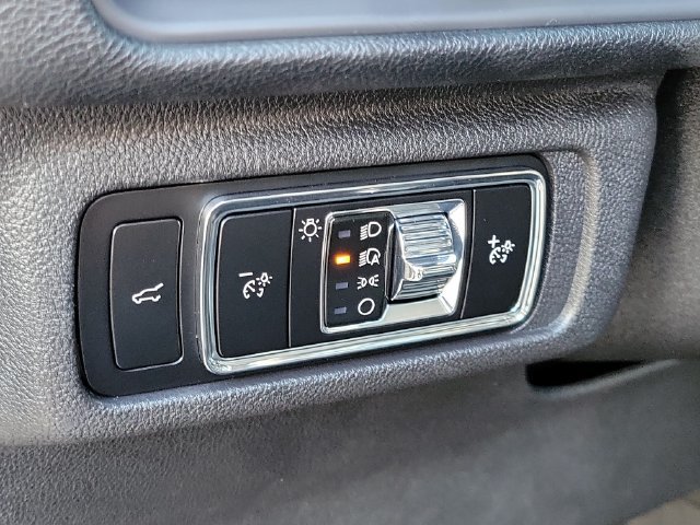 Used 2023 Lincoln Corsair AWD w/ Equipment Group 101A image 15