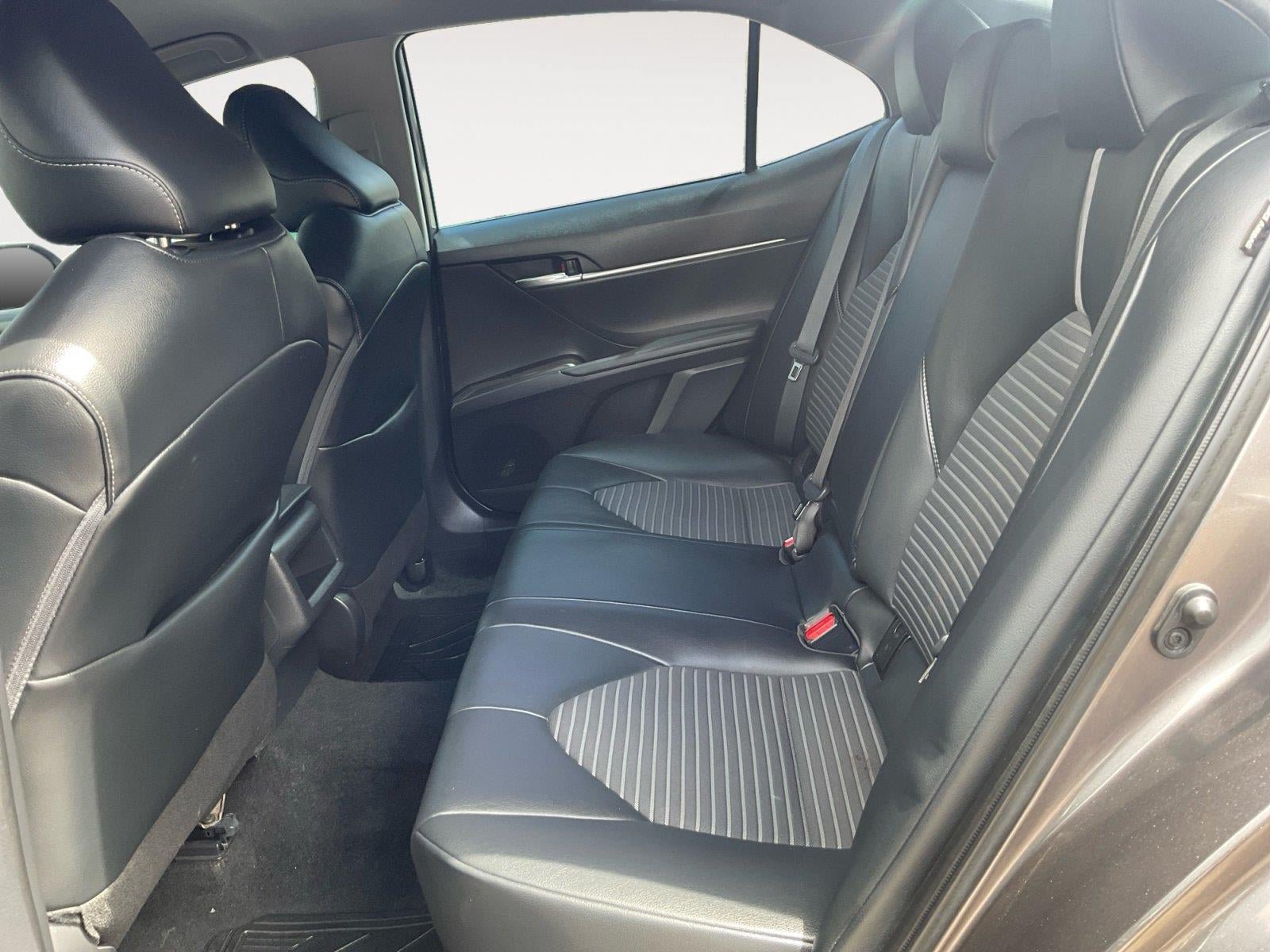 Used 2022 Toyota Camry SE FWD image 13