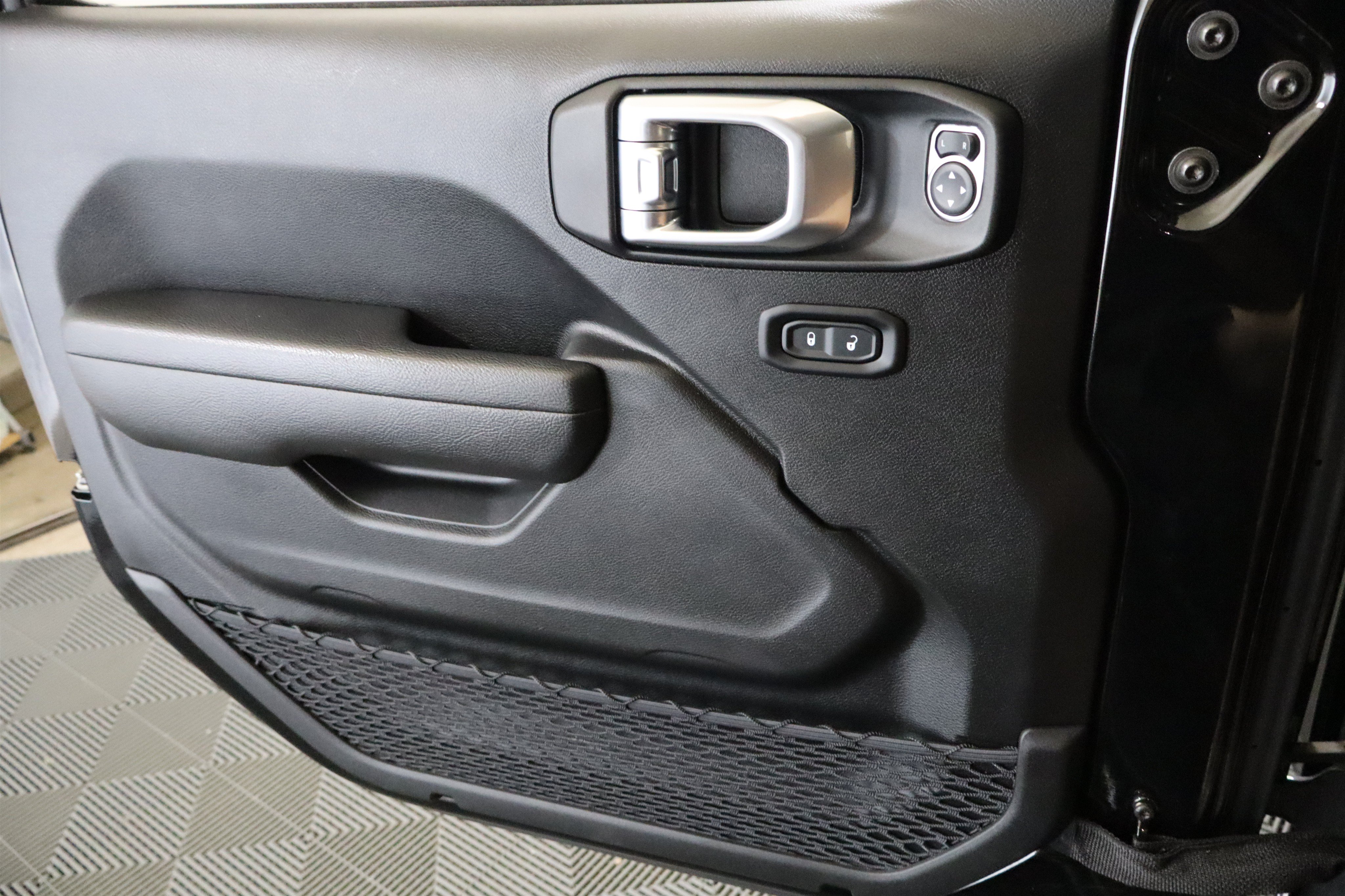 Used 2023 Jeep Wrangler Sport AWD/4WD image 34
