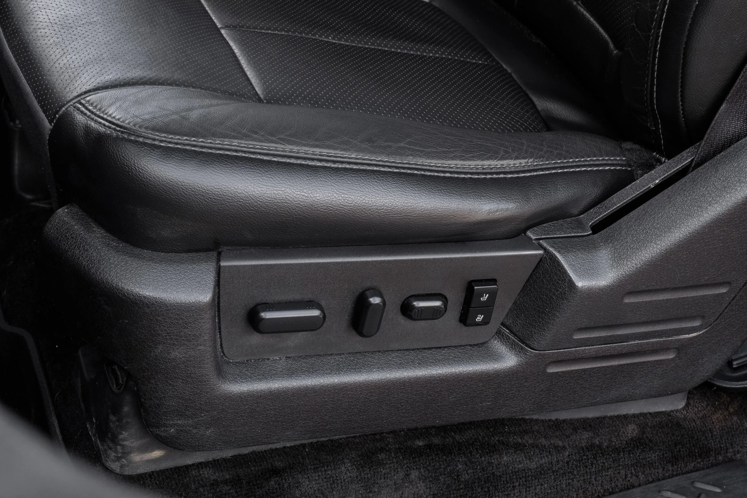 Used 2014 Ford F150 FX4 w/ Equipment Group 402A Luxury AWD/4WD image 36