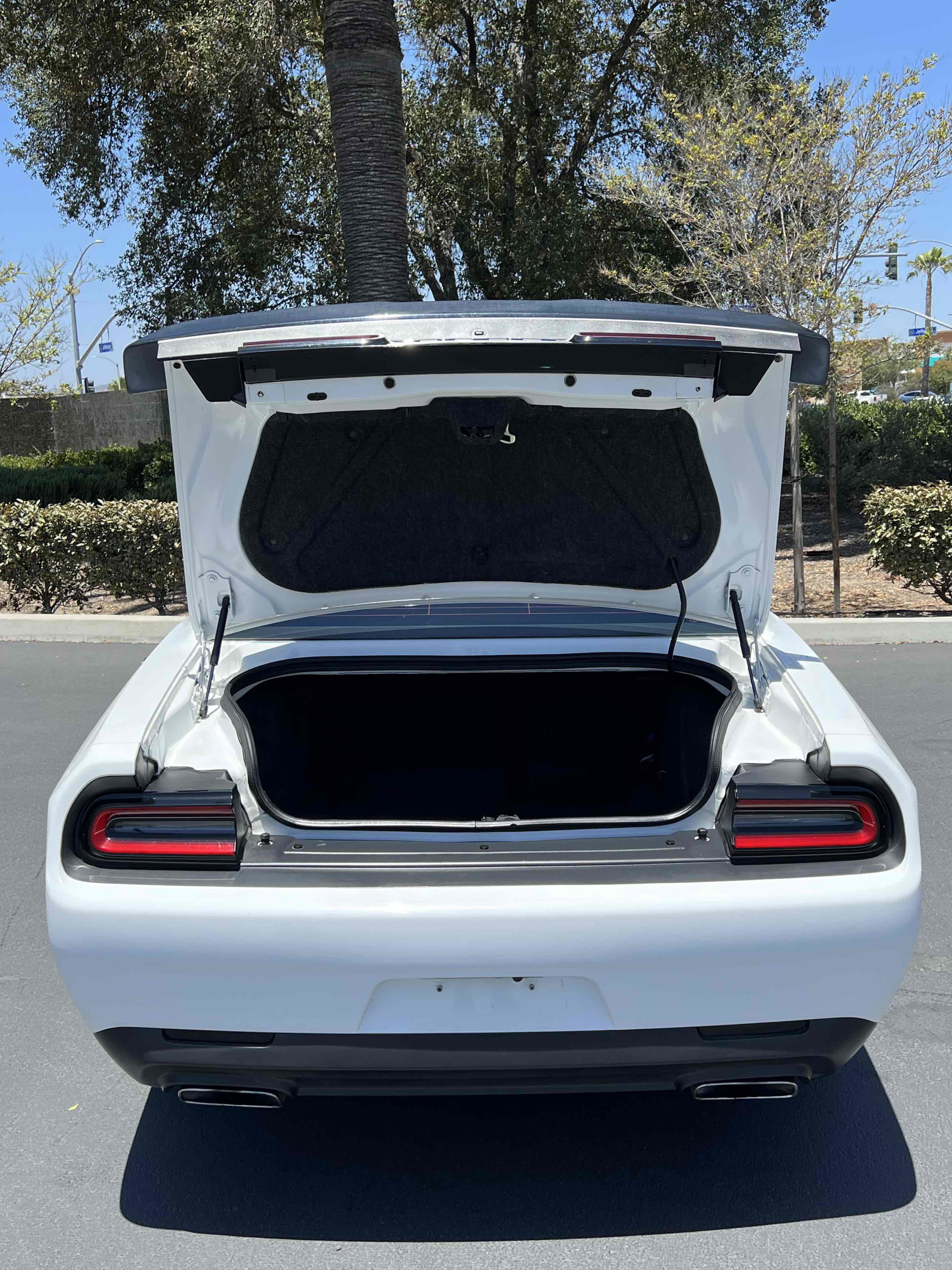 Used 2017 Dodge Challenger R/T RWD image 38