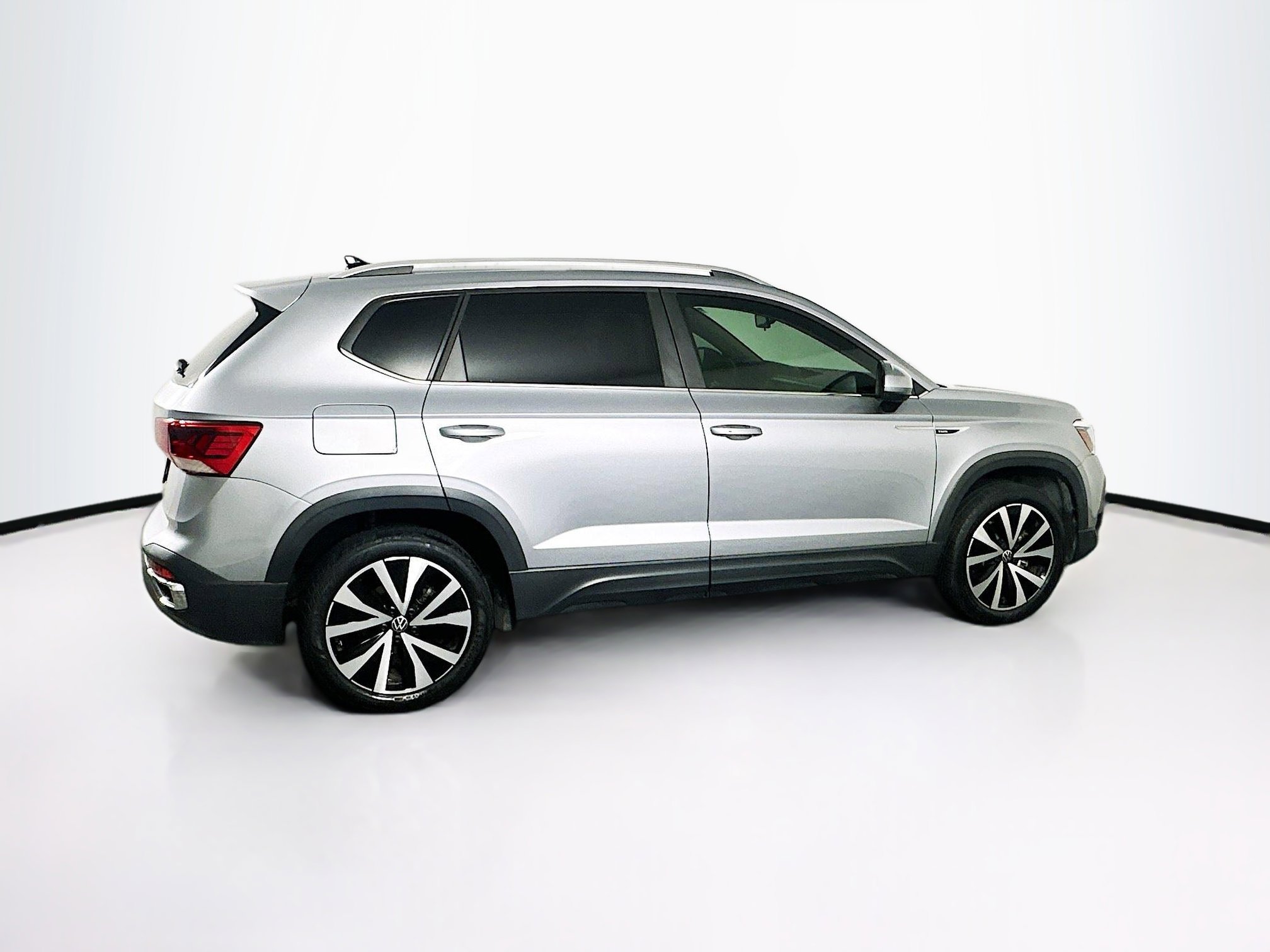 Used 2022 Volkswagen Taos SE FWD image 10