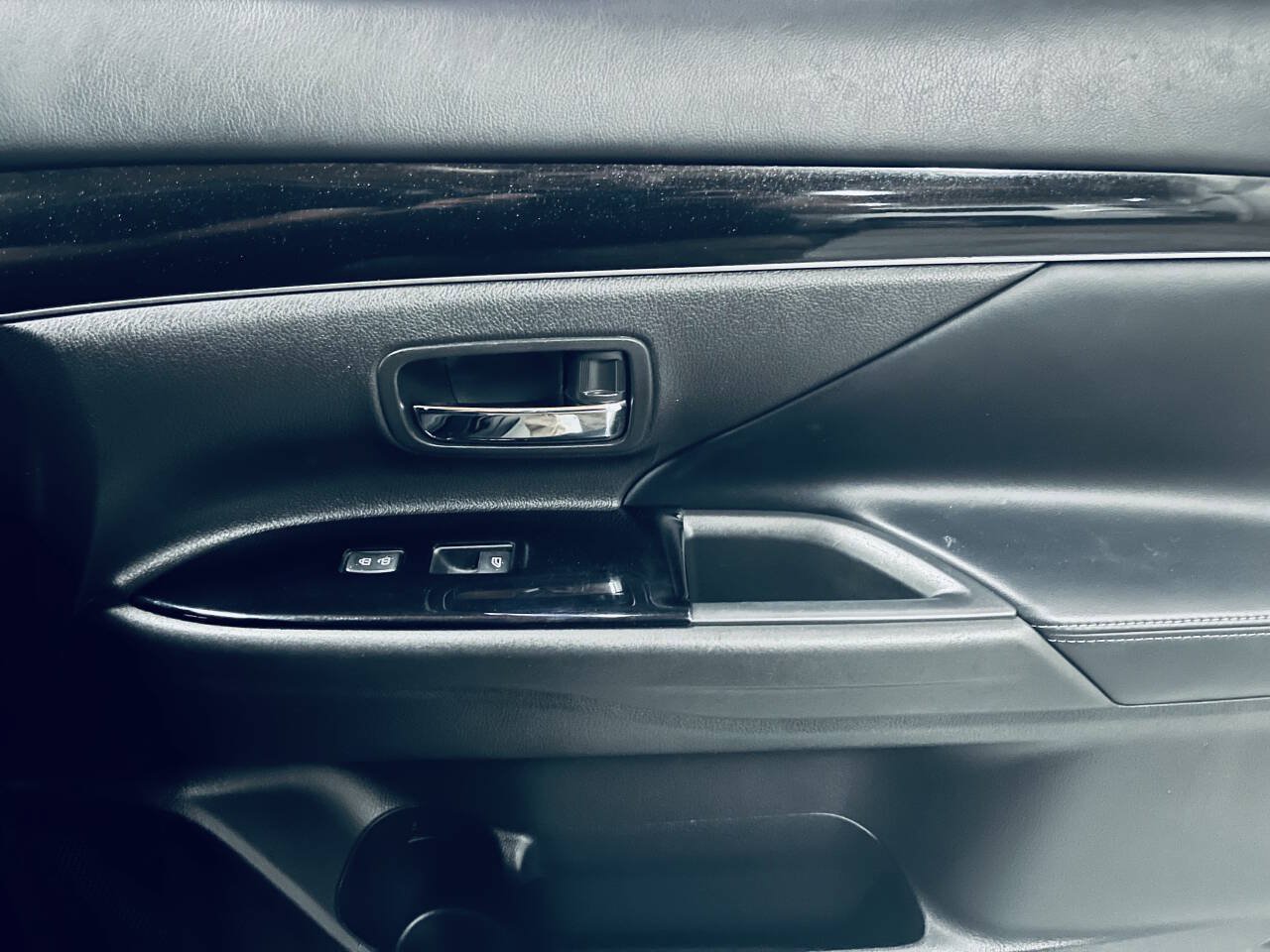 Used 2019 Mitsubishi Outlander LE FWD image 30
