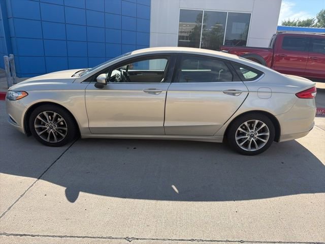 Used 2017 Ford Fusion SE FWD image 8